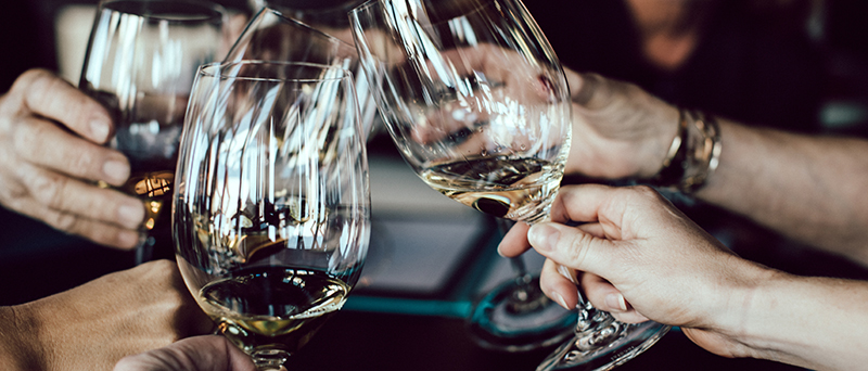 Il vino in passerella: il nuovo mood della moda | Report
